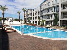 Side Garden Residence