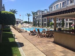 Side Garden Residence