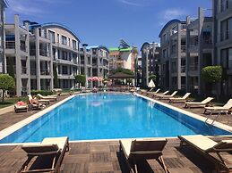 Side Garden Residence