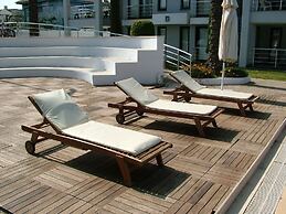 Side Garden Residence