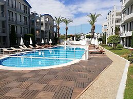 Side Garden Residence