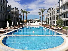 Side Garden Residence