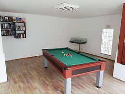 Side Garden Residence