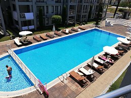 Side Garden Residence