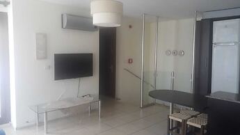 Side Garden Residence