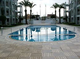 Side Garden Residence