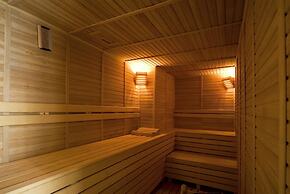 Side Garden Residence