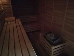 Side Garden Residence