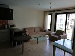 Side Garden Residence