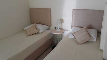 Side Garden Residence