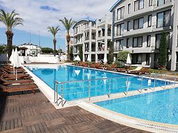 Side Garden Residence