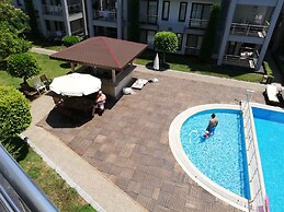 Side Garden Residence