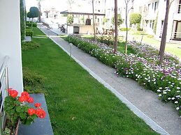 Side Garden Residence