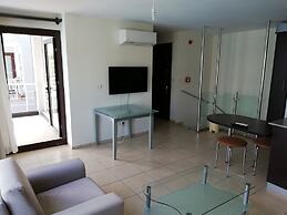 Side Garden Residence