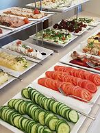 Marina Mielno z widokiem na Jezioro