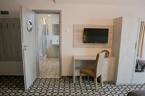 Marina Mielno z widokiem na Jezioro