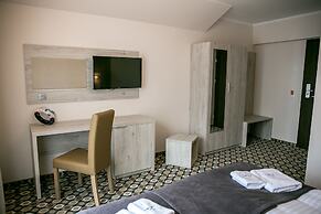 Marina Mielno z widokiem na Jezioro