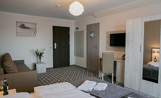 Marina Mielno z widokiem na Jezioro