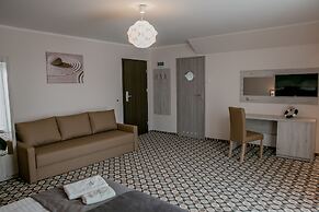 Marina Mielno z widokiem na Jezioro