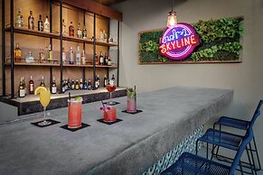 Holiday Inn Express & Suites Austin Downtown - University by IHG