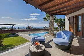 Iakovakis Suites & Spa