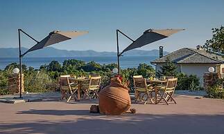 Iakovakis Suites & Spa