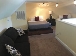 Harbour Square Suites