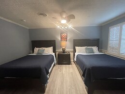 Harbour Square Suites