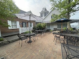 Harbour Square Suites