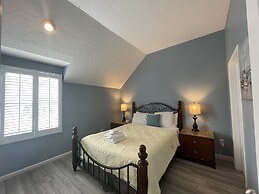 Harbour Square Suites