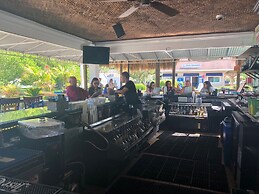 Harbour Square Suites