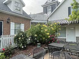 Harbour Square Suites