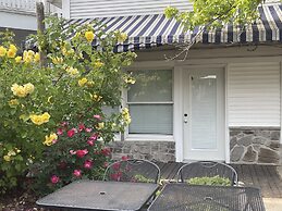 Harbour Square Suites