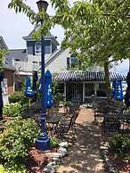 Harbour Square Suites