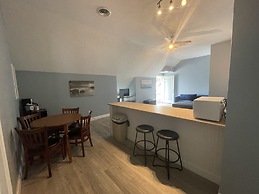 Harbour Square Suites