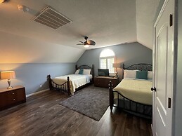 Harbour Square Suites