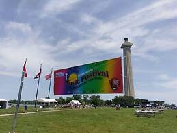 Harbour Square Suites