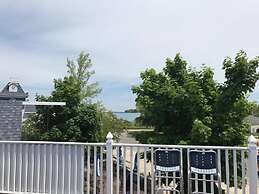 Harbour Square Suites