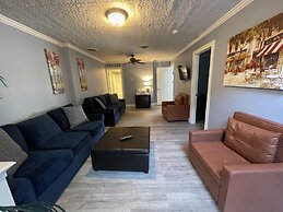 Harbour Square Suites