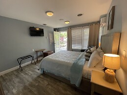 Harbour Square Suites