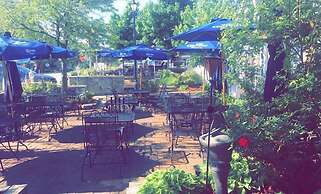 Harbour Square Suites