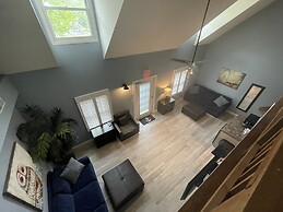 Harbour Square Suites