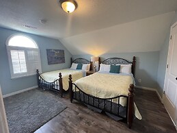 Harbour Square Suites