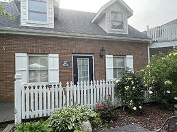 Harbour Square Suites