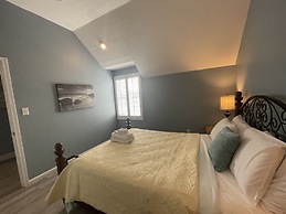 Harbour Square Suites