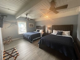 Harbour Square Suites