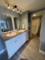 Harbour Square Suites