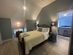 Harbour Square Suites