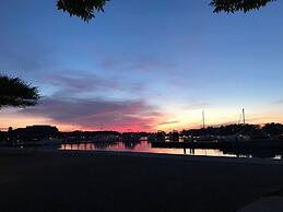 Harbour Square Suites