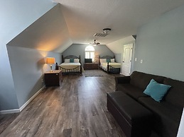 Harbour Square Suites